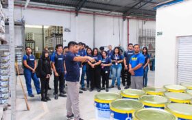 Visita técnica do SENAI na Horos Química: aprendizado direto da fábrica