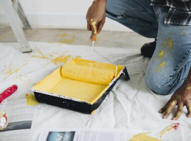 Erros na pintura evitados com preparo da parede e escolha do rolo certo