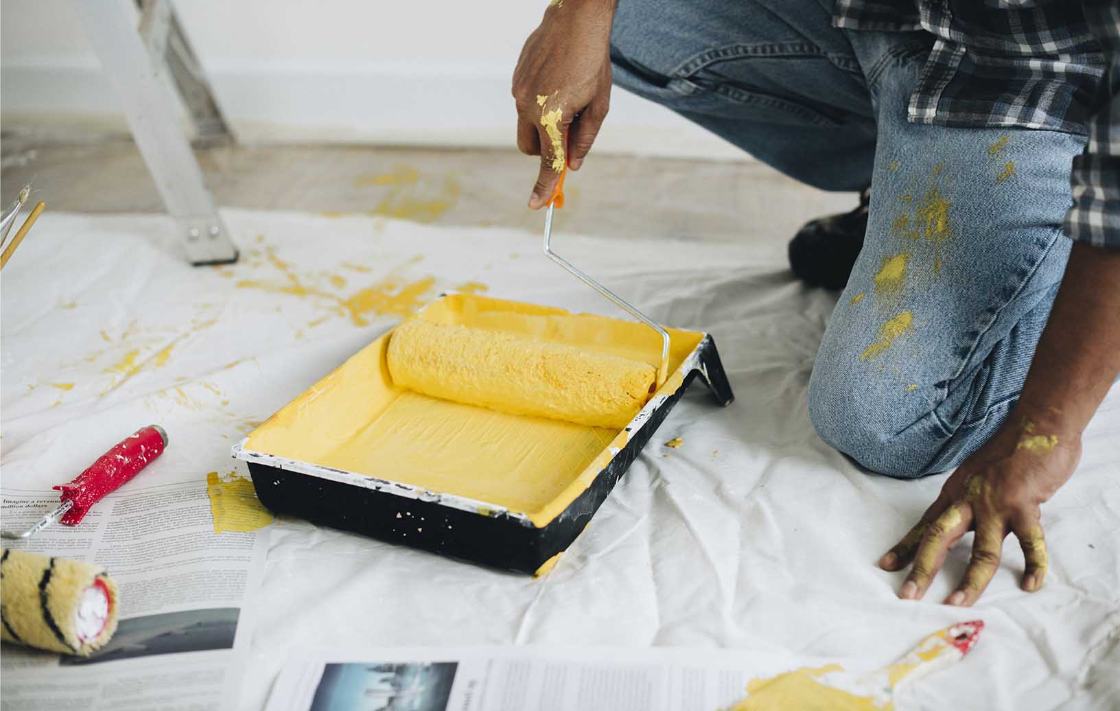Erros na pintura evitados com preparo da parede e escolha do rolo certo